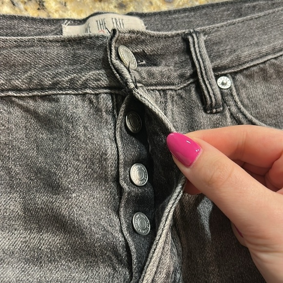 Free People We the Free Loving Good Vibrations Black Distressed Jeans Shorts 27 - Picture 6 of 7